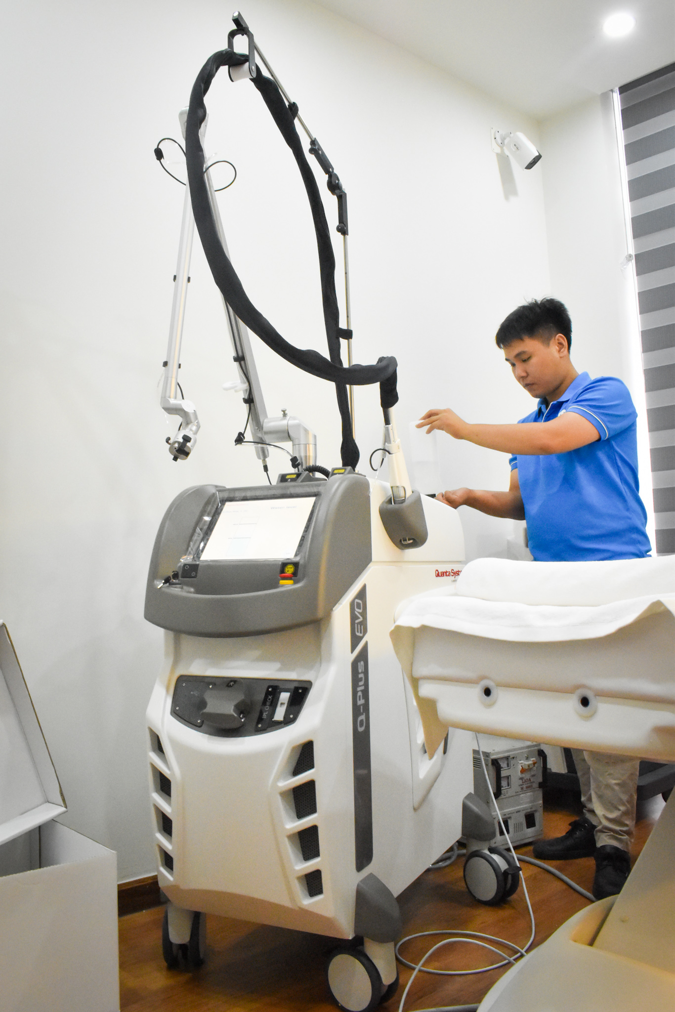 le-chuyen-giao-may-tri-nam-q-plus-star-i-cho-skinmed-beauty-center-da-nang-2