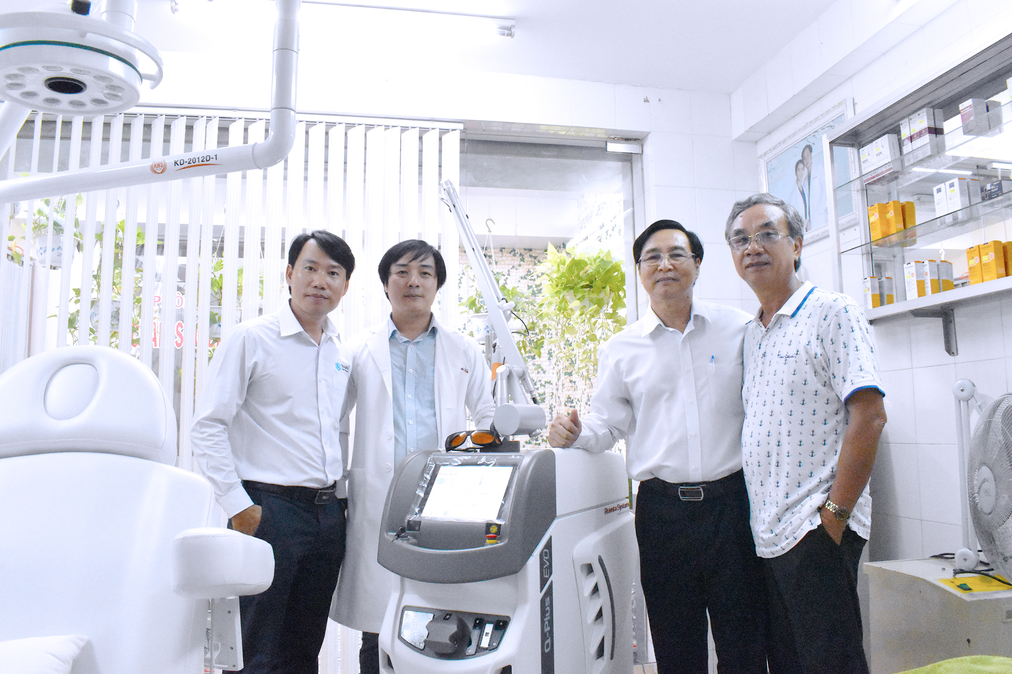 chuyen-giao-cong-nghe-q-plus-evo-thanh-long-dermatology-clinic-4