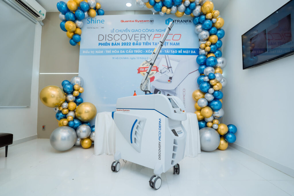 khoi-dong-nam-nham-dan-bang-viec-chuyen-giao-sieu-pham-discovery-pico-cho-shine-clinic-1