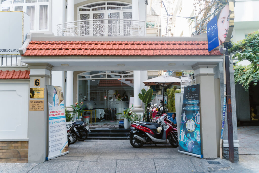 khoi-dong-nam-nham-dan-bang-viec-chuyen-giao-sieu-pham-discovery-pico-cho-shine-clinic-3