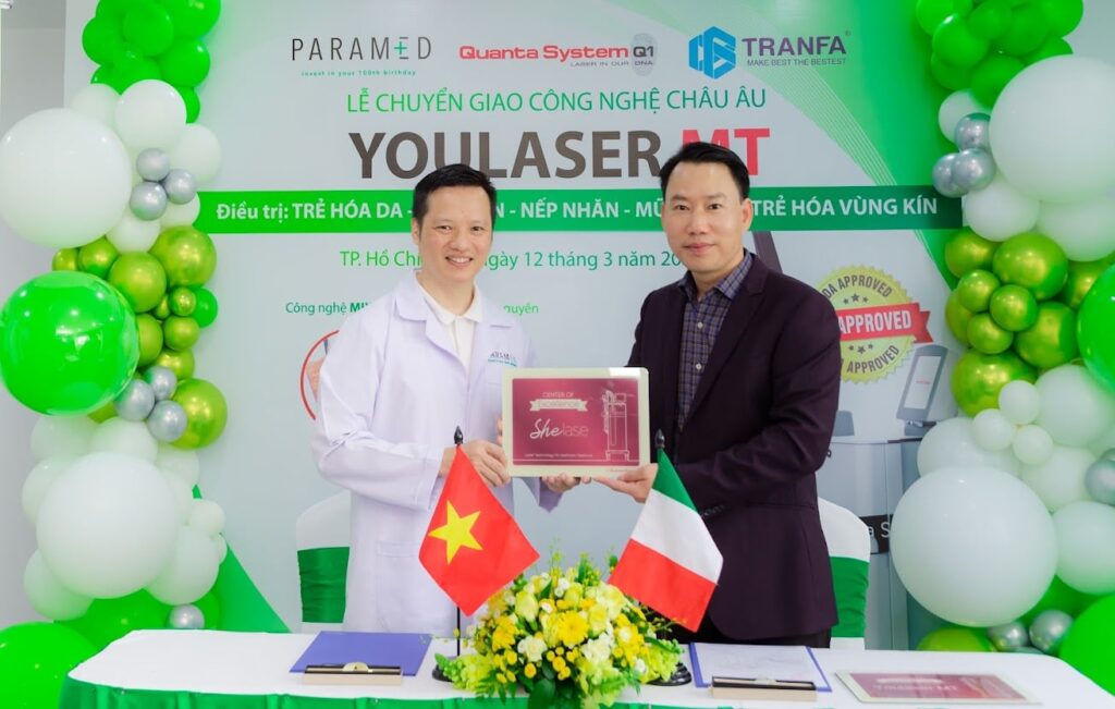 chuyen-giao-cong-nghe-youlaser-mt-cho-phong-kham-paramed-1