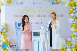 tong-quan-le-chuyen-giao-thiet-bi-cryoliposculpt-den-herme-beauty-center-anh-1