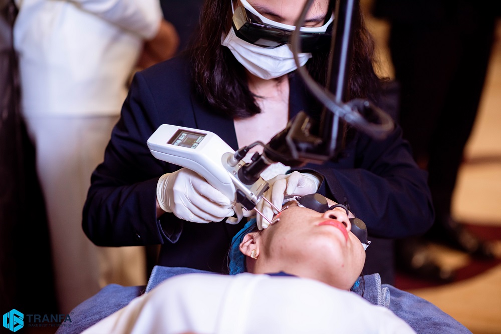 su-kien-diem-moi-ve-ung-dung-laser-trong-dieu-tri-seo-tai-ha-noi-5