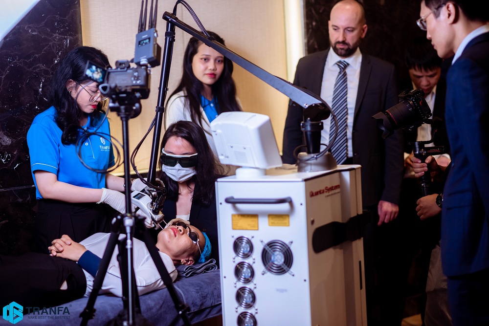 su-kien-diem-moi-ve-ung-dung-laser-trong-dieu-tri-seo-tai-ha-noi-6